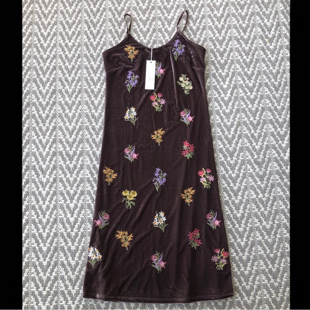 Paparazzi velvet floral embroidered dress size medium